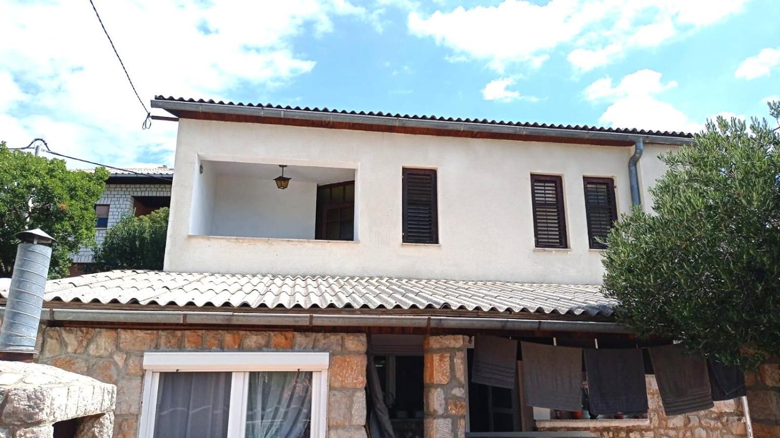 Apartments Happy Day Karlobag Bagian luar foto